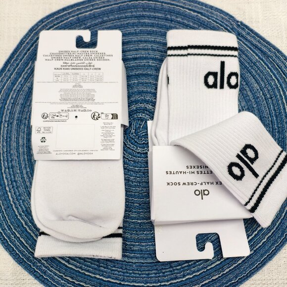 NWT ALO Yoga Socks 2 Pairs - Picture 2 of 4